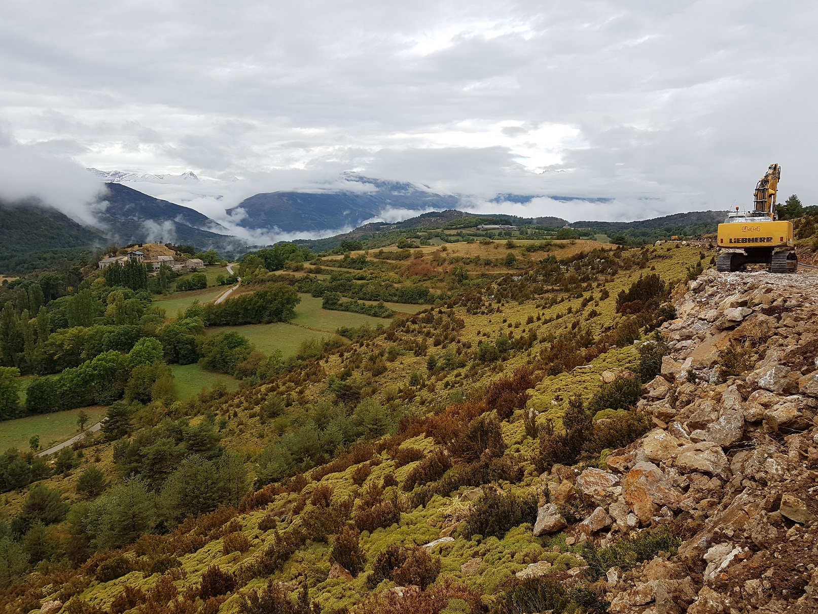 Control y seguimiento arqueológico en el entorno de la cueva prehistórica de Els Trocs (Bisaurri, Huesca). A. Alagón. ARQUEOPLUS. 2017.